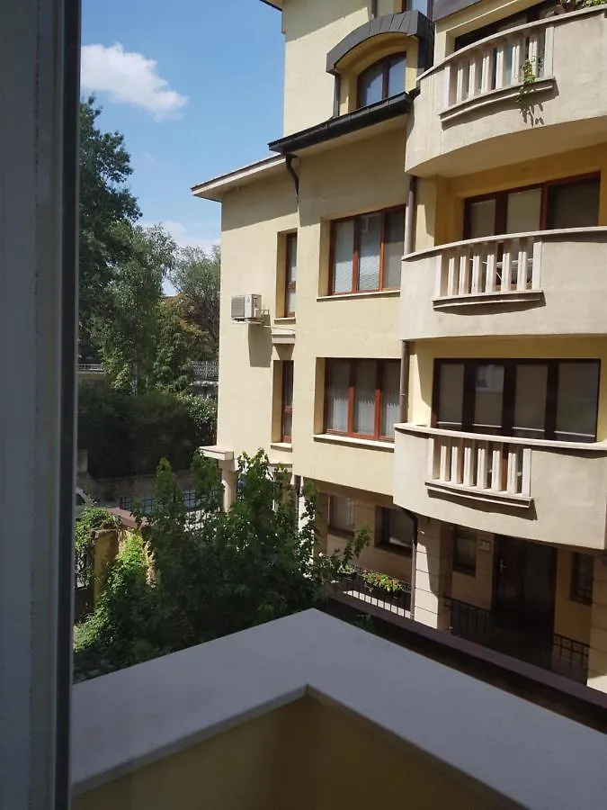Happy Nest Downtown Sofia Apartment
